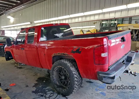 2008 Chevrolet Silverado K1500 z USA, uszkodzony, nr VIN 1GCEK19J18Z326401